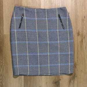 J. McLaughlin Navy, white, French tweed Ross Skirt size 10